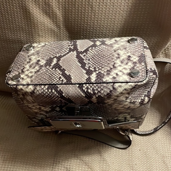 Michael Kors Shoulder Bag grey - Picture 4 of 8